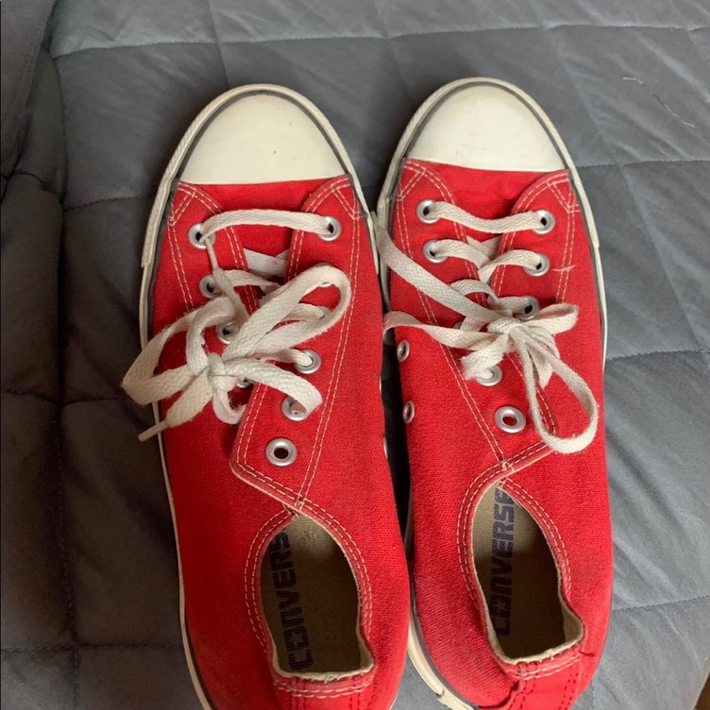 RED LOWTOP CONVERSE